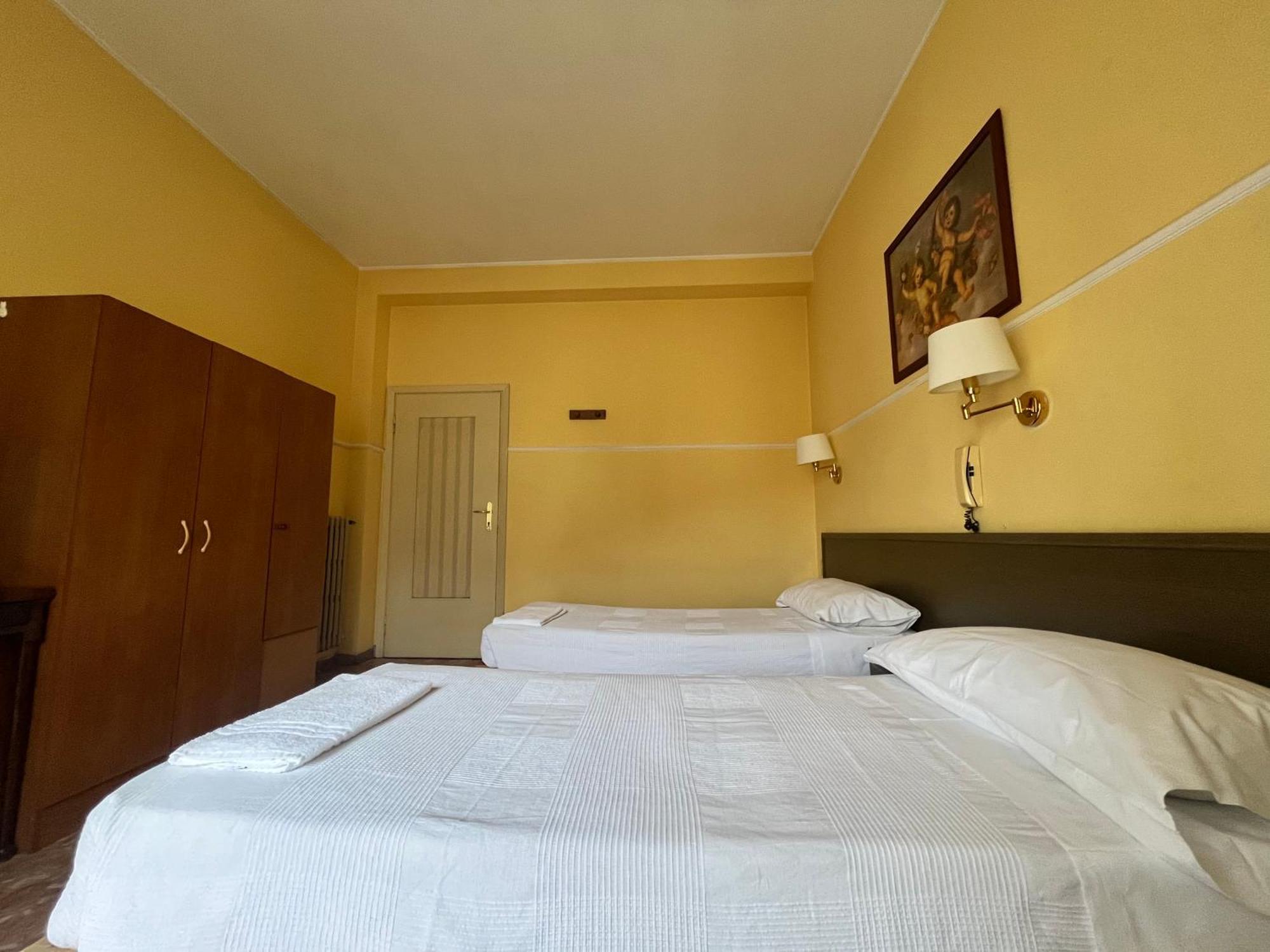 Hotel Parini Cesano Boscone Ngoại thất bức ảnh