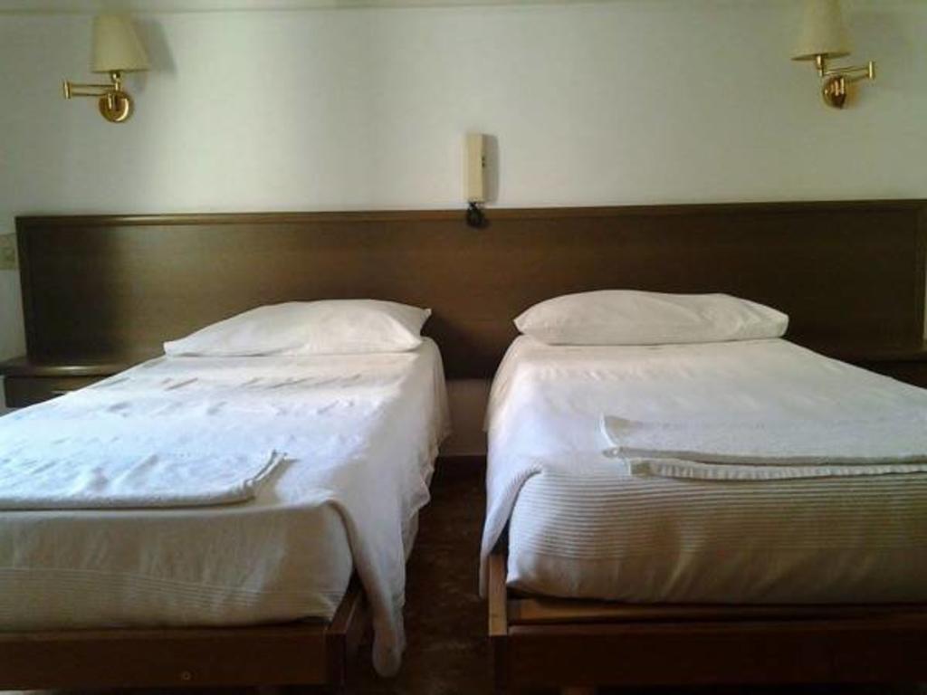 Hotel Parini Cesano Boscone Ngoại thất bức ảnh