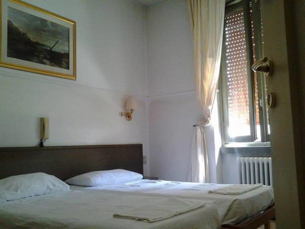 Hotel Parini Cesano Boscone Ngoại thất bức ảnh