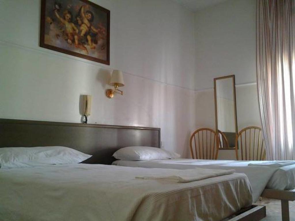 Hotel Parini Cesano Boscone Ngoại thất bức ảnh